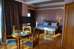 Warwick Palm Beach Hotel