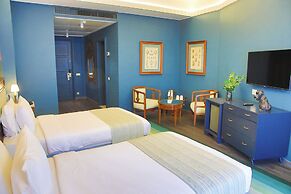 Warwick Palm Beach Hotel