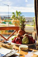 Warwick Palm Beach Hotel
