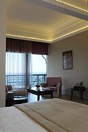 Warwick Palm Beach Hotel