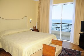 Warwick Palm Beach Hotel