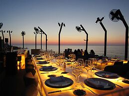 Warwick Palm Beach Hotel