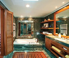 Grand Resort Lagonissi