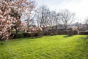Arnos Manor Hotel