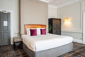 Arnos Manor Hotel