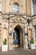 Arnos Manor Hotel