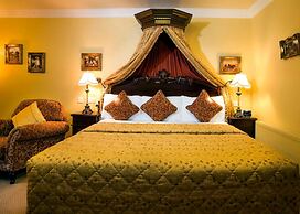 Earls Court House Hotel