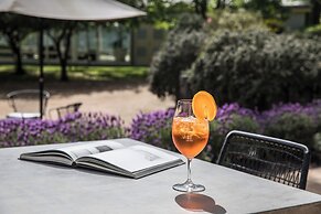 Lancemore Lindenderry Red Hill