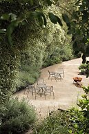 Lancemore Lindenderry Red Hill