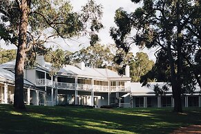 Lancemore Lindenderry Red Hill