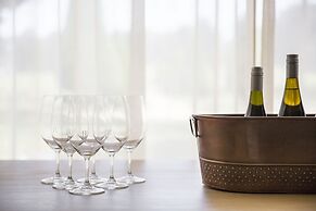 Lancemore Lindenderry Red Hill