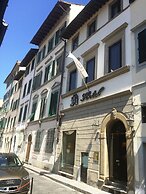 J And J Historic House Hotel