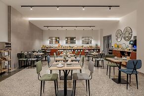 Hotel Santiago Plaza Affiliated by Meliá