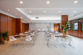 Hotel Santiago Plaza Affiliated by Meliá