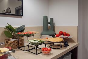 Hotel Santiago Plaza Affiliated by Meliá