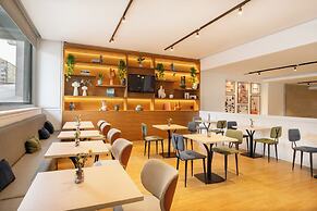 Hotel Santiago Plaza Affiliated by Meliá