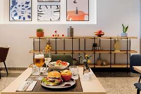 Hotel Santiago Plaza Affiliated by Meliá