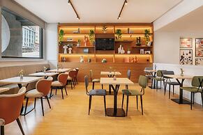 Hotel Santiago Plaza Affiliated by Meliá