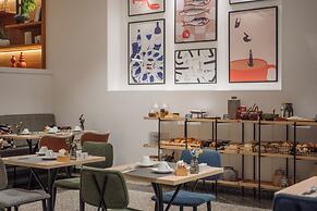 Hotel Santiago Plaza Affiliated by Meliá