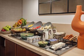 Hotel Santiago Plaza Affiliated by Meliá