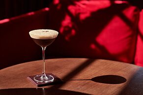 Melia White House Hotel