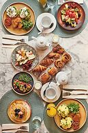 Melia White House Hotel