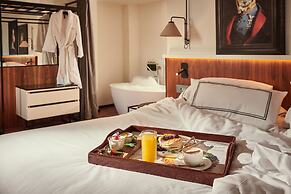 Melia White House Hotel