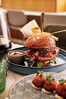 Melia White House Hotel