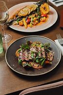 Melia White House Hotel