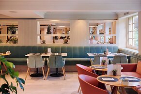 Melia White House Hotel