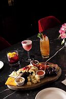 Melia White House Hotel