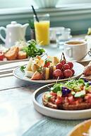 Melia White House Hotel