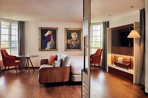 Melia White House Hotel