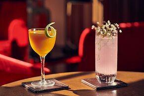 Melia White House Hotel