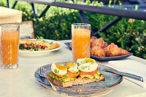 Melia White House Hotel