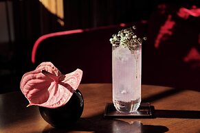 Melia White House Hotel