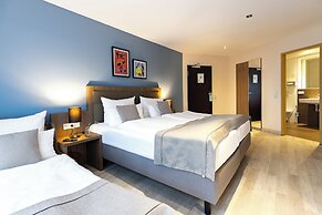 Garner Hotel Dusseldorf Main Station by IHG