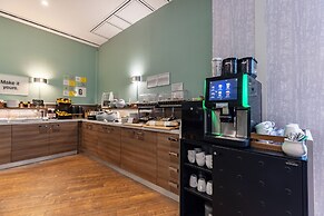 Garner Hotel Dusseldorf Main Station by IHG