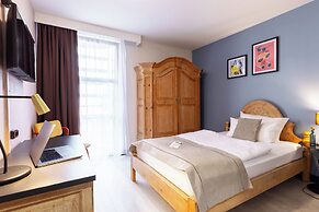 Garner Hotel Dusseldorf Main Station by IHG