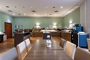 Garner Hotel Dusseldorf Main Station by IHG