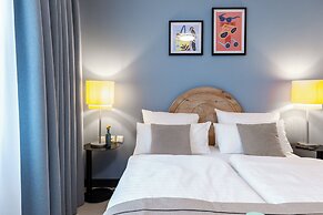 Garner Hotel Dusseldorf Main Station by IHG