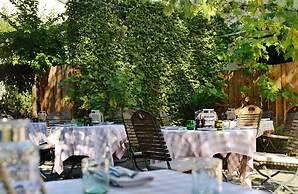 Hotel Louis C. Jacob