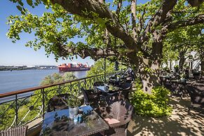 Hotel Louis C. Jacob