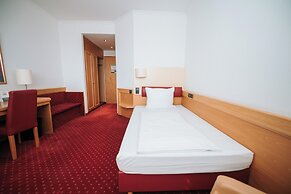 Feringapark Hotel by Coffee Fellows Hotels