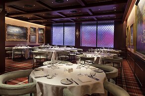 Hotel Holt - The Art Hotel