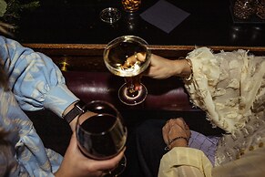 Hotel Holt - The Art Hotel