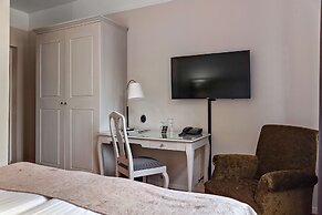Best Western Plus Grand Hotel