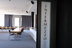 FOUR Munich Neue Messe