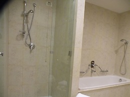 Ramada by Wyndham Naples