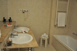 Ramada by Wyndham Naples